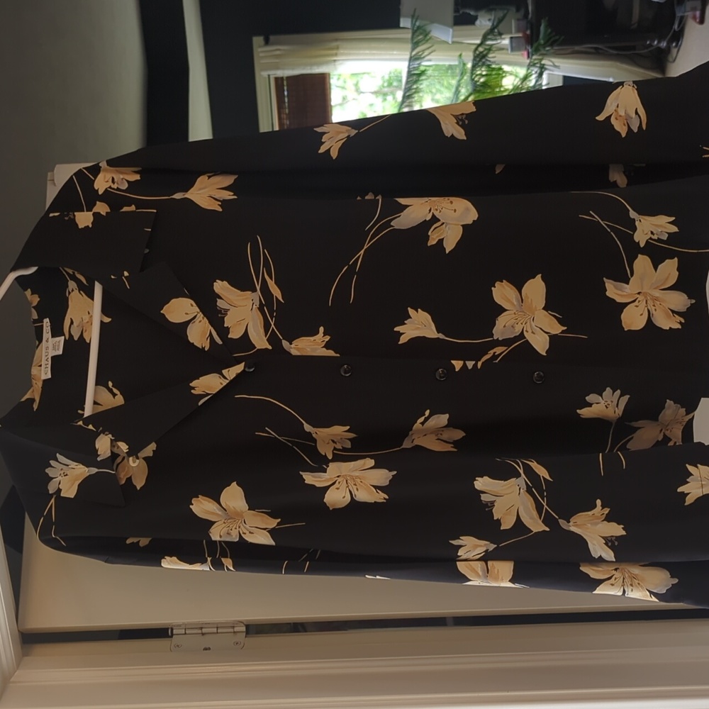 Classy Black & Cream Floral Button Down 24W Chaus & Co